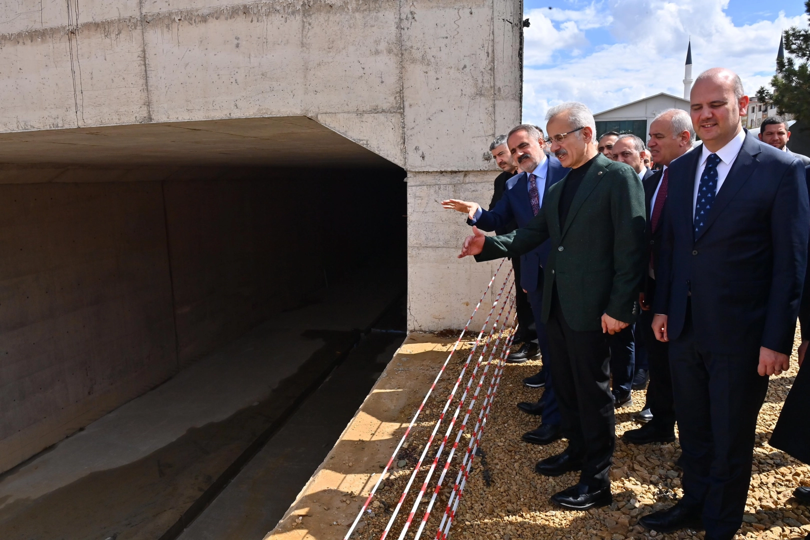 Bakan Uraloğlu açıkladı... O hatta 2027'de yolcu ve yük taşımacılığı başlıyor