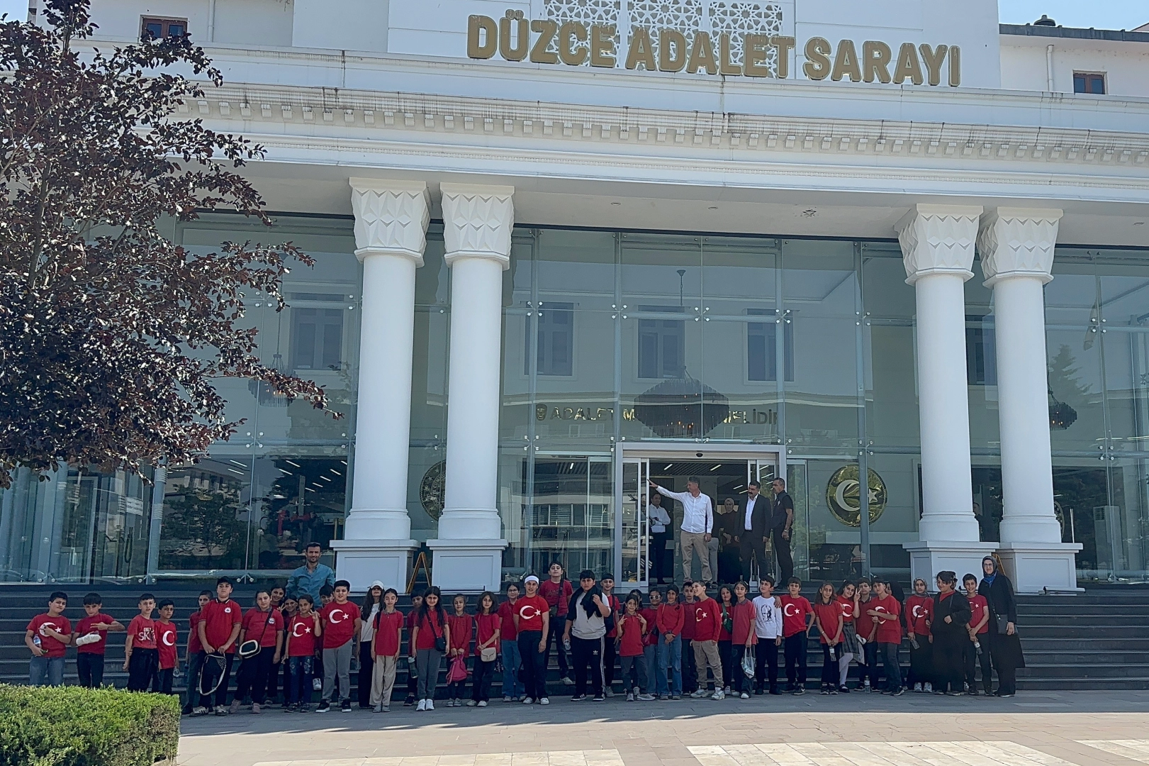 Düzce'de minik öğrencilerden 'adalet' ziyareti