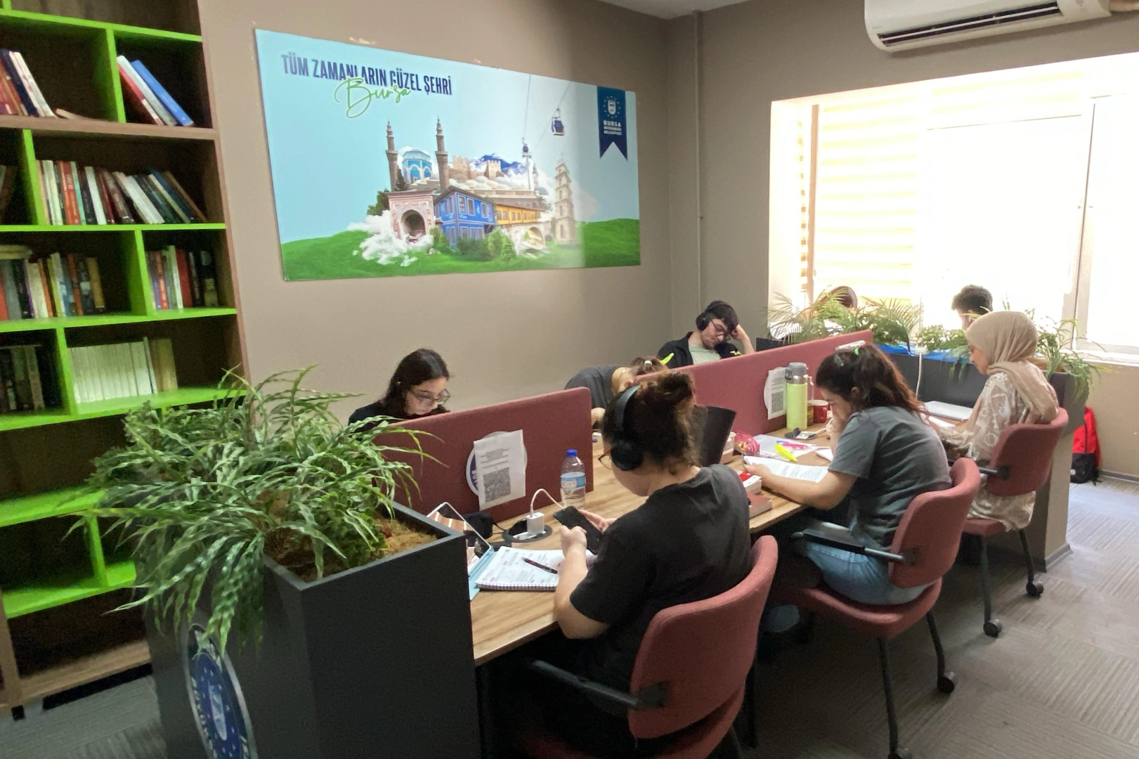 Bursa'da gençlik merkezleri sınav haftasında 24 saat açık